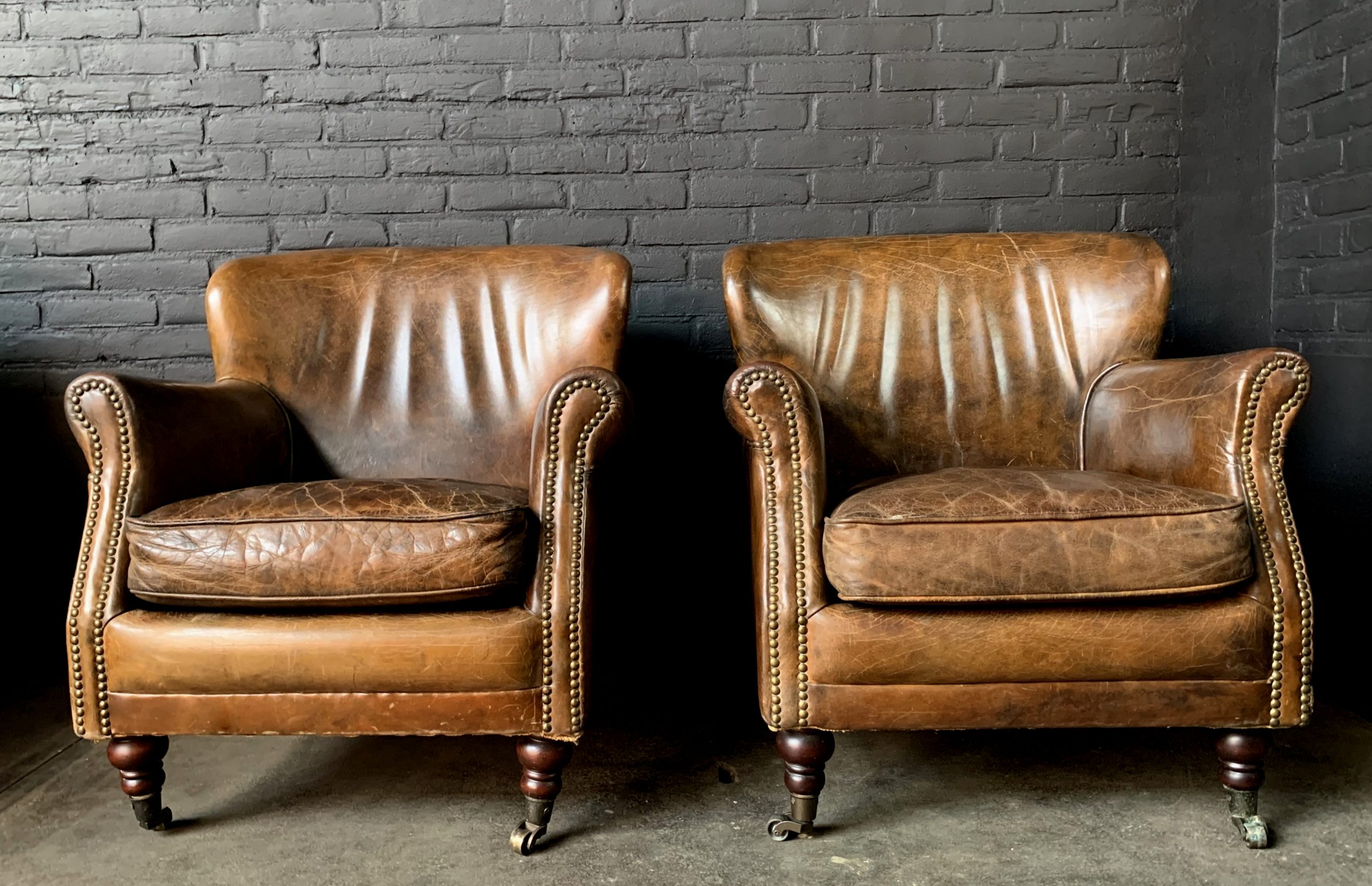Overleving Oh jee Oneindigheid Pair of brown-colored leather Ralph Lauren club chairs - BEAST Interiors