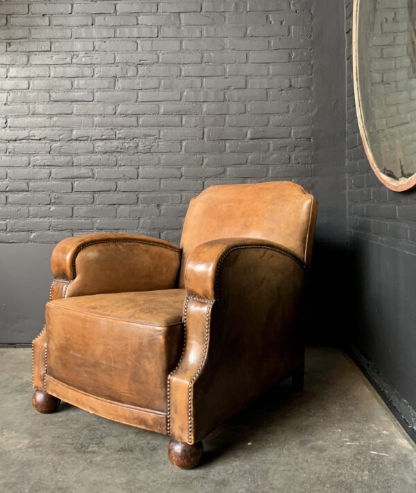 Art deco cognac kleur lederen club fauteuil