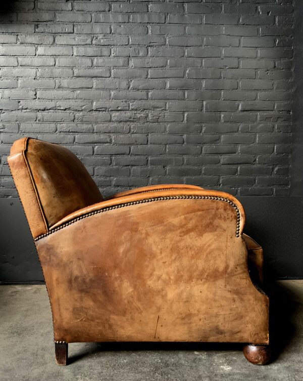 Art deco cognac kleur lederen club fauteuil