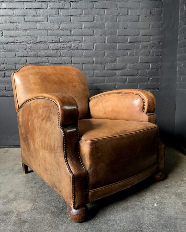 Art deco cognac kleur lederen club fauteuil