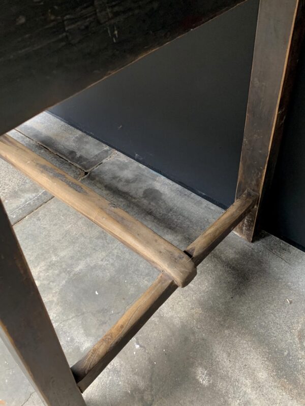 Antieke houten tafeltje /bureau