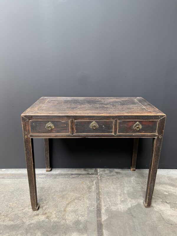 Antiek bureau / tafeltje met 3 lades