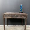 Antiek bureau / tafeltje met 3 lades