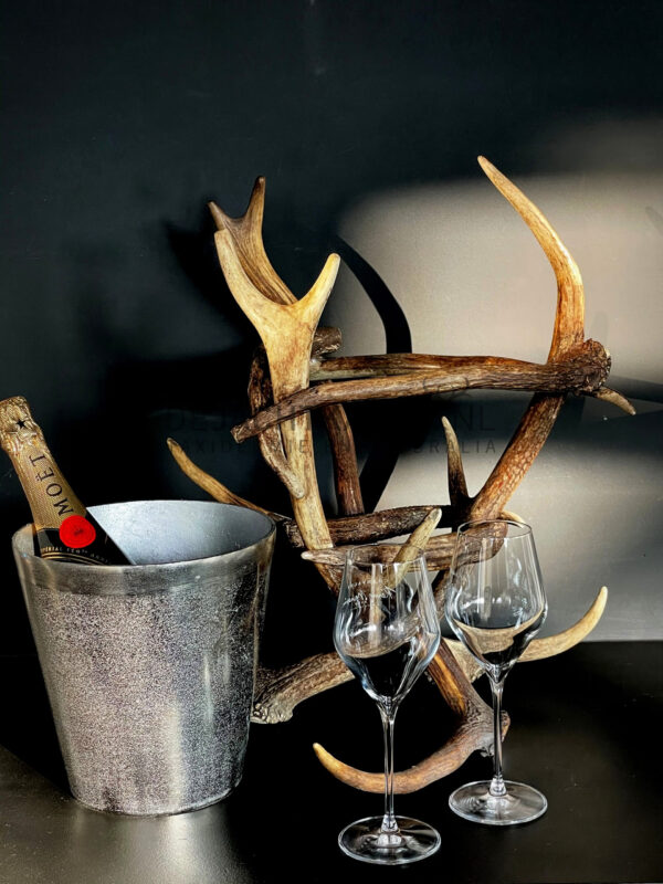 Champagne cooler made of antlers