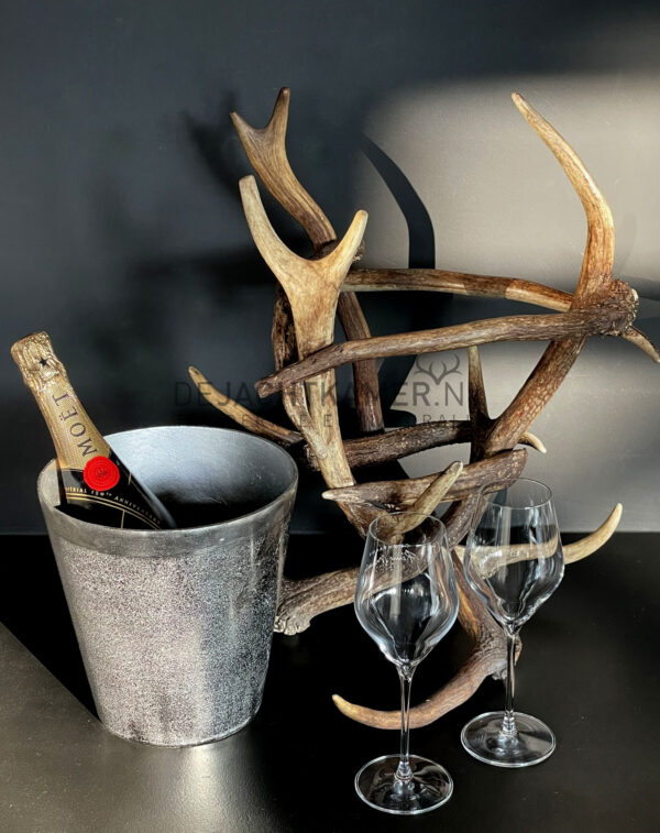 Champagne cooler made of antlers