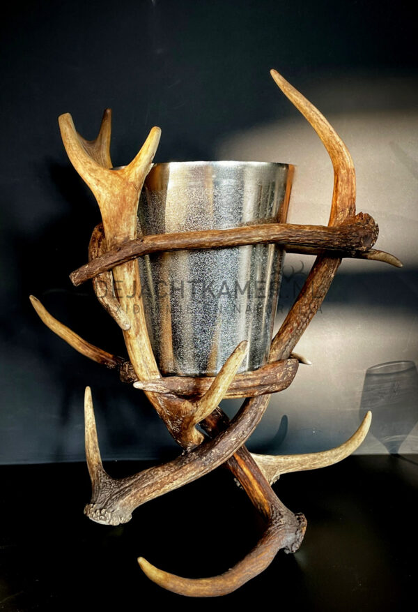 Champagne cooler made of antlers