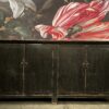 Hoog antiek dressoir met fraaie donkere patina