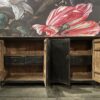 Hoog antiek dressoir met fraaie donkere patina