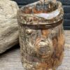 Antieke natuurlijke houten mok