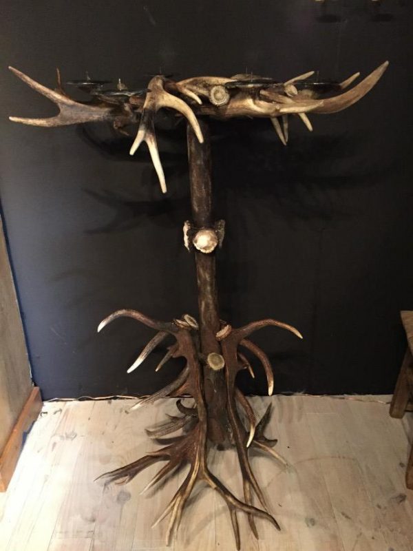 Candle holder made of deer antlers