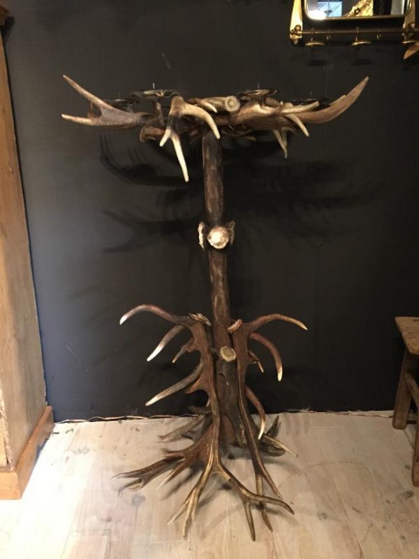 Candle holder made of deer antlers