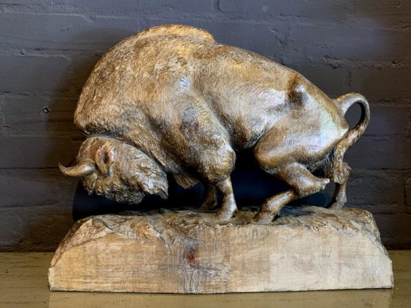 Antieke handgesneden bizons