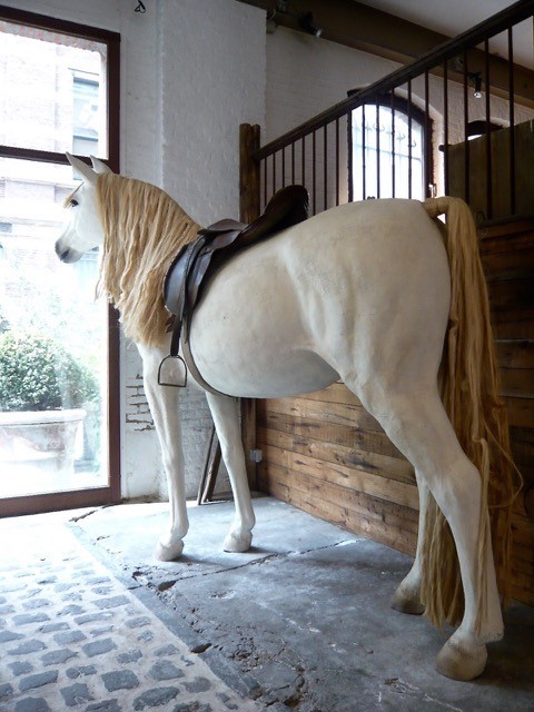 Stunning life-size statue of a horse