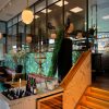 Opgezette pauw in Brasserie,