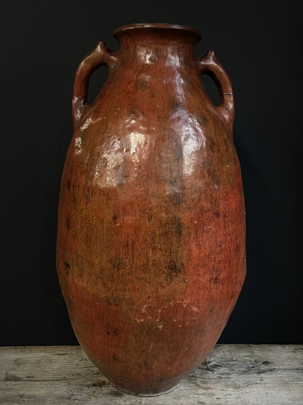 Antieke rode terracotta kruik