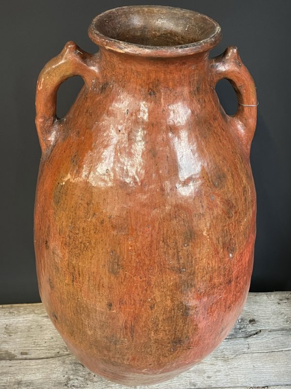 Antieke rode terracotta kruik