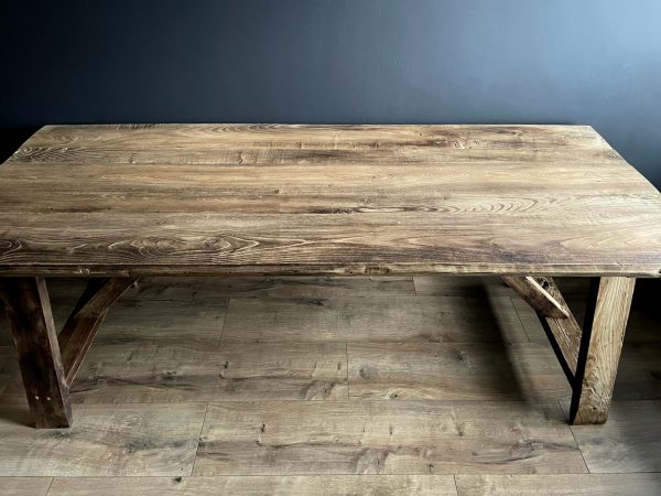 Handgemaakte tafel van 200 jaar kastanje hout