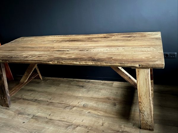 Handgemaakte tafel van 200 jaar kastanje hout