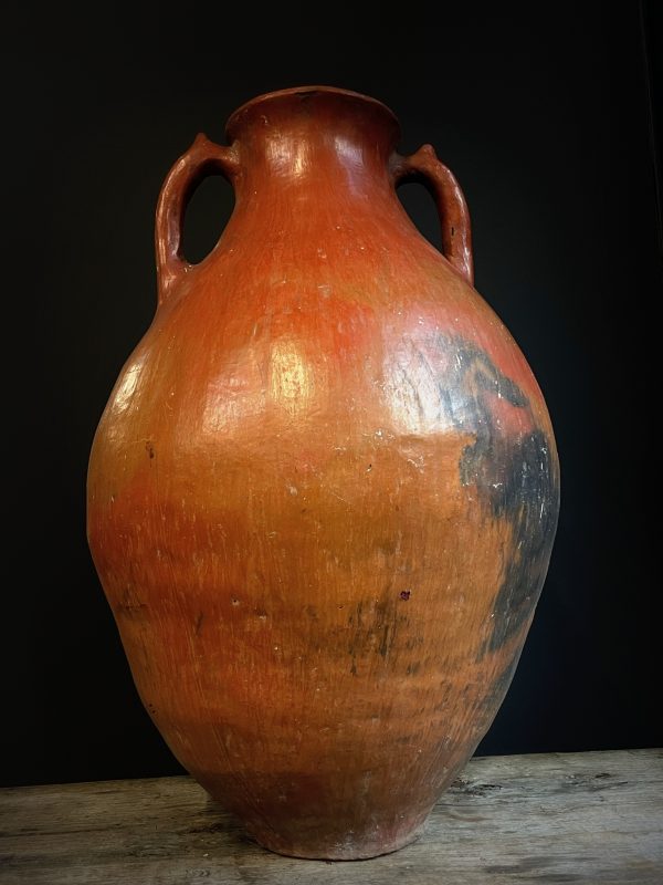 Antieke rode terracotta kruik