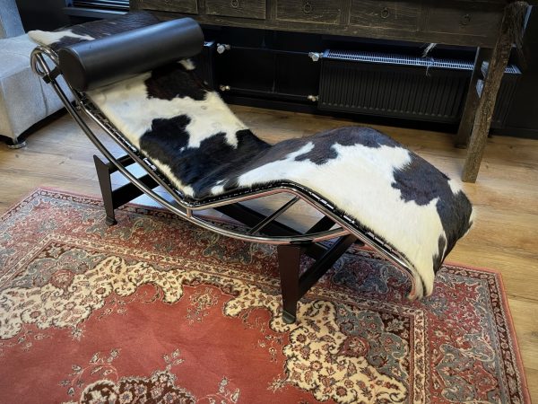 Cassina lc4 chaise lounge (replica)