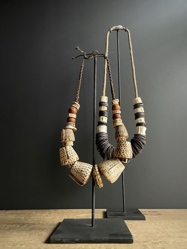 Decoratieve ketting op standaard