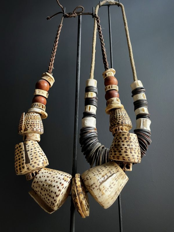 Decoratieve ketting op standaard