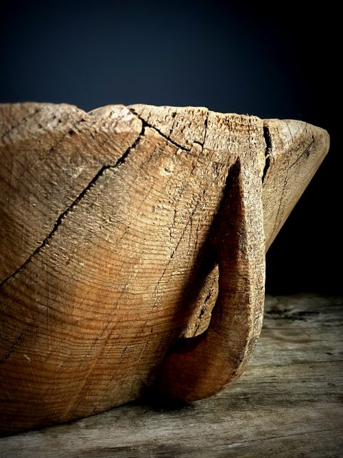 Antieke handgemaakte houten schaal