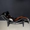 Cassina lc4 chaise lounge koehuid