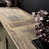 Groot antiek dressoir met fraaie donkere patina