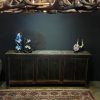 Groot antiek dressoir met fraaie donkere patina