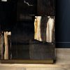 Gefossiliseerd houten bijzettafel Gefossiliseerd houten bijzettafel