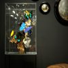 Design vitrine met kleurrijke vlinders