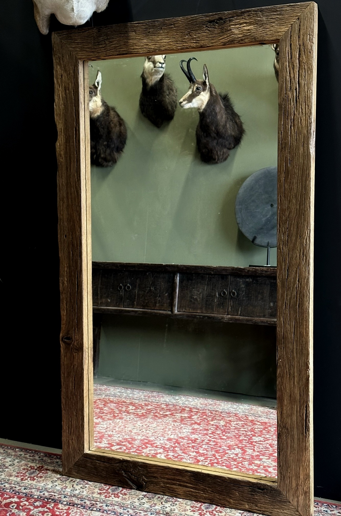 Spiegel van 200 jaar oud eiken hout.