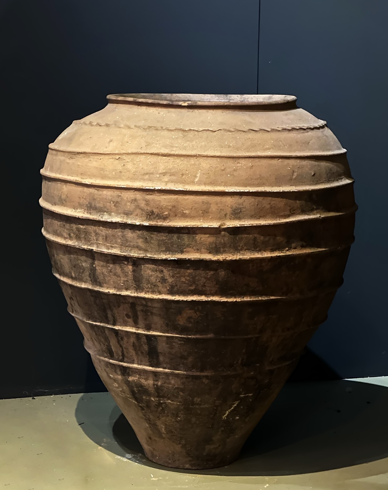 Antieke terracotta pot