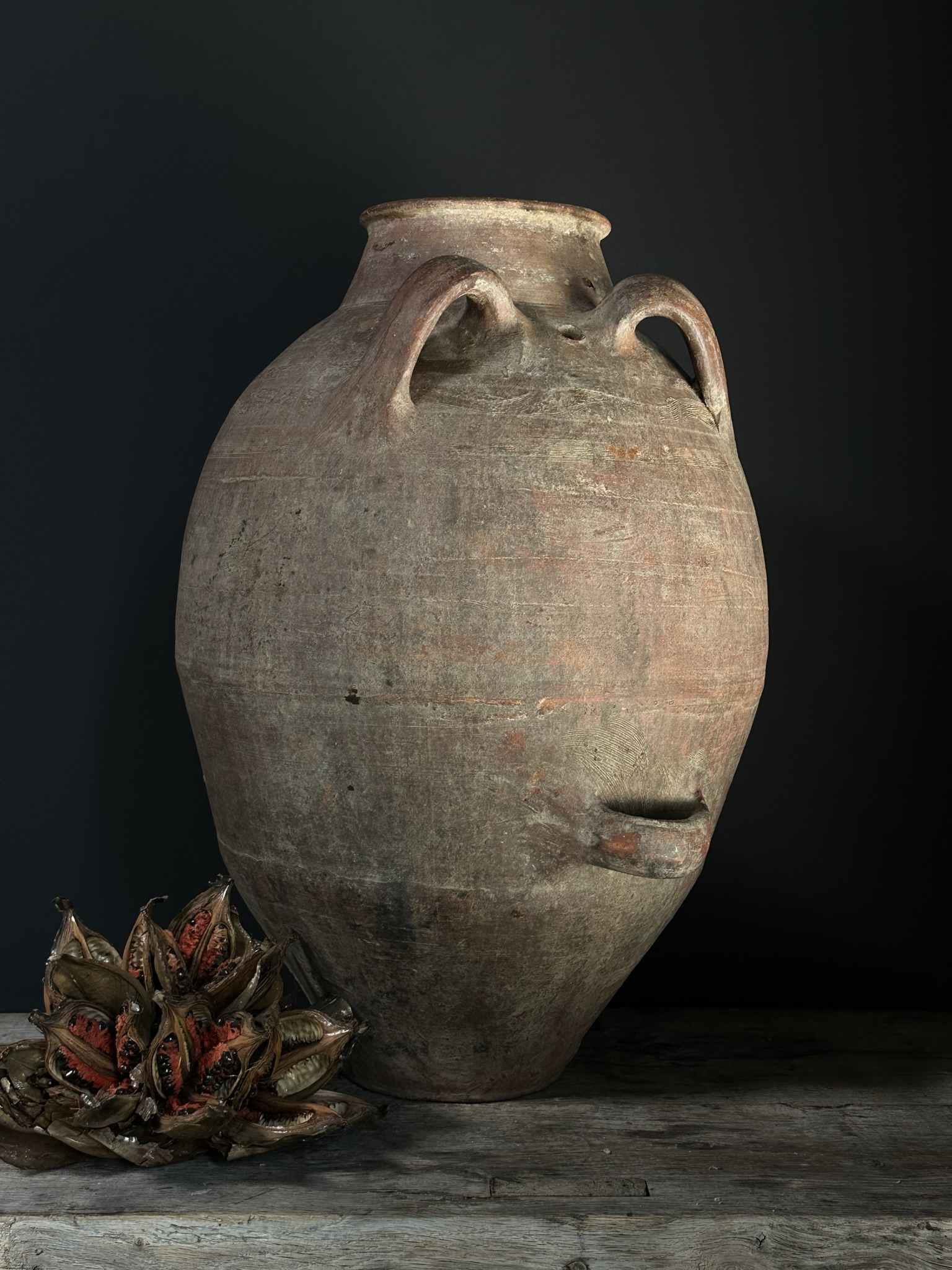 Antieke grote terracotta kruik