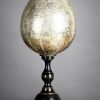 Ei van geëmailleerd glas - op voet Ei van geëmailleerd glas - op voet