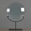 Groot vergrootglas op voet