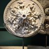 Plafondornament met bloemen Plafondornament met bloemen