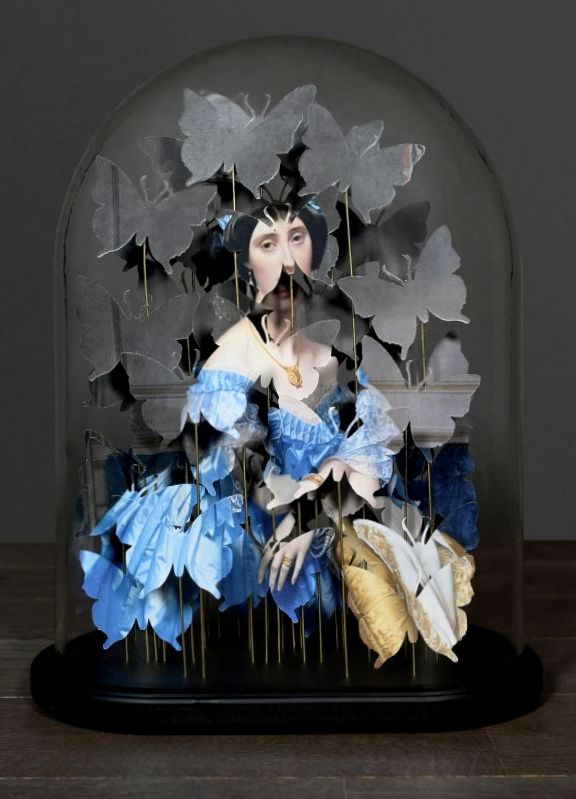 Anamorphose ''Dominique Ingres'' unter Glasglocke