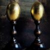 Gouden eieren op sokkel