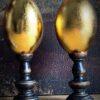 Gouden eieren op sokkel Gouden eieren op sokkel