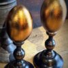 Gouden eieren op sokkel Gouden eieren op sokkel