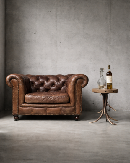 chestefield met geweitafeltje