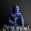 Antieke karaffen met glazen