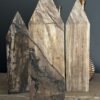 Toren van versteend hout