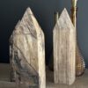 Toren van versteend hout
