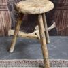 Oud houten krukje Oud houten krukje