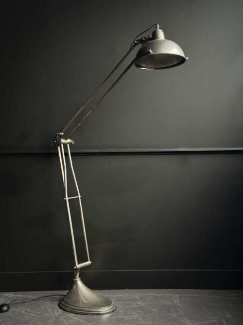 Vintage vloerlamp in antiek zilver