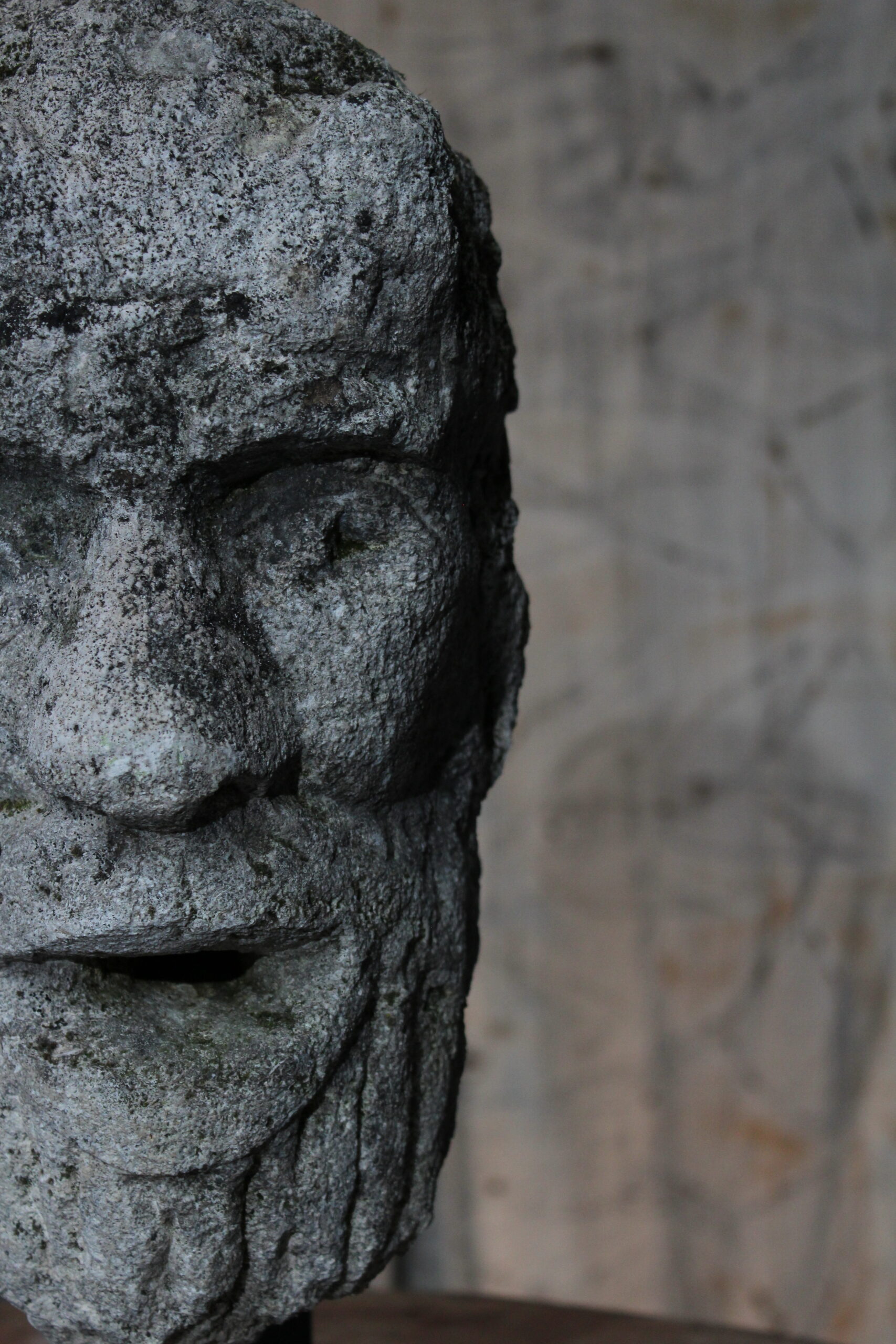 Oud stenen beeld Oud stenen beeld