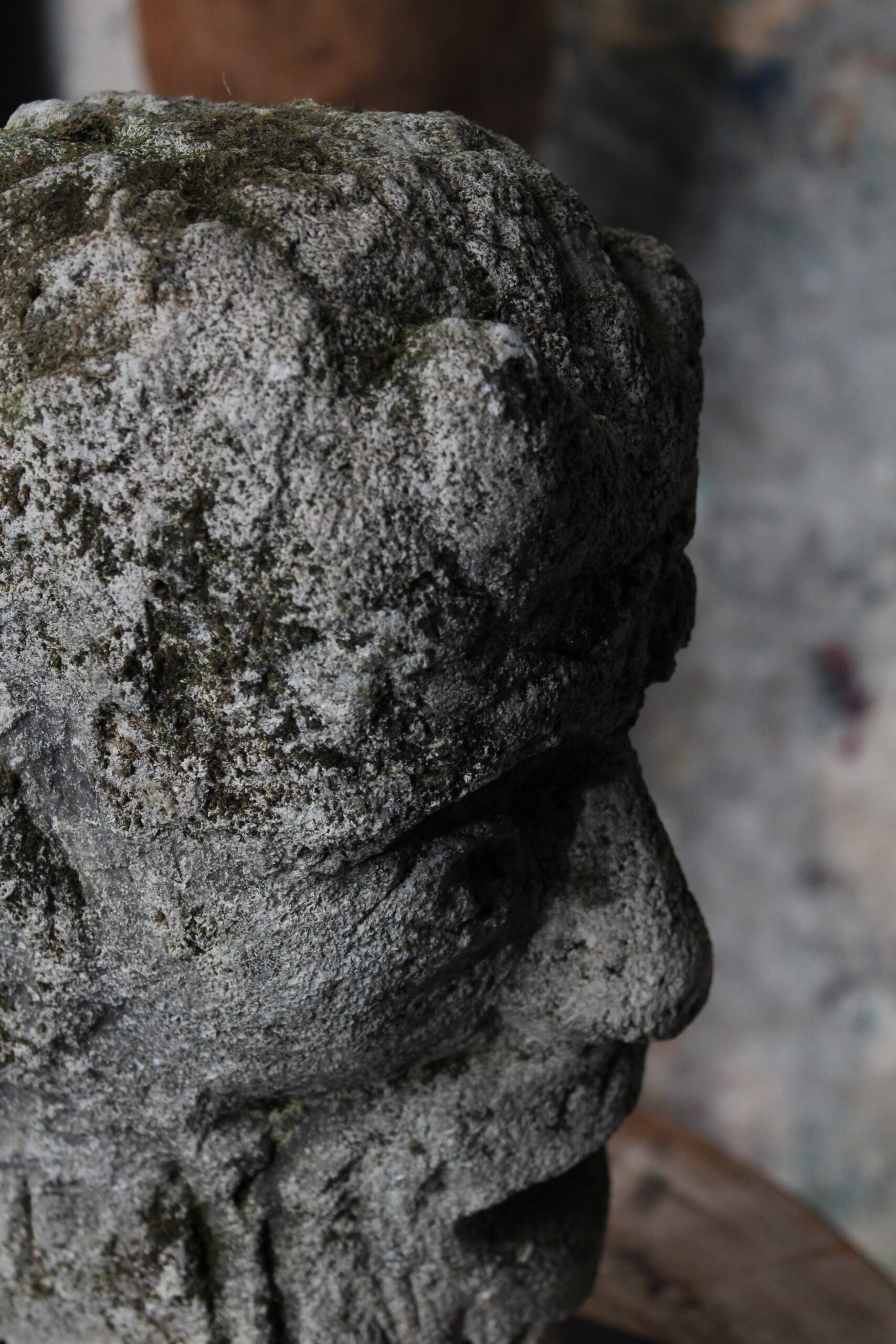 Oud stenen beeld Oud stenen beeld